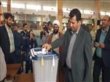 فرماندار شهرستان پاکدشت، فرآیند رأی‌گیری را به انجام رساند.